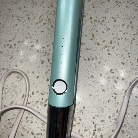 T3 Singlepass Luxe Styling Iron - 1” Signature T3 Tourmaline® + Ceramic - Picture 8 of 11